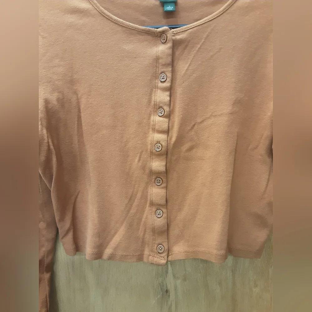 Wild Fable Brown Button Front Crop Top. Size L. - Picture 3 of 6